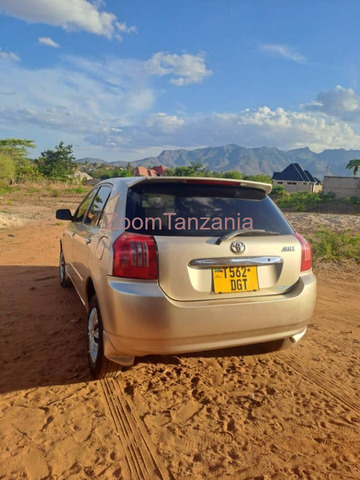 Toyota Allex 2002 Rangi Dhahabu Inauzwa - 4/4