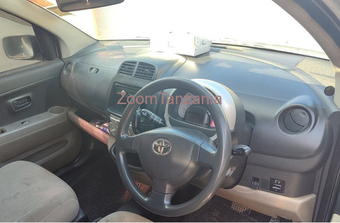 Toyota Passo 2006 Rangi Silver Inauzwa - 1/3