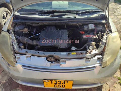 Toyota Passo 2006 Rangi Silver Inauzwa - 3/3