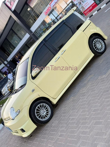 2006 Toyota Sienta Yellow for Sale - 5/6