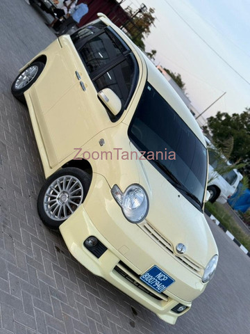 2006 Toyota Sienta Yellow for Sale - 6/6