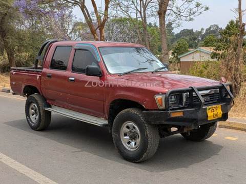 Toyota Hilux 3L 2000 Nyekundu Inauzwa - 5/6