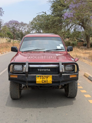 Toyota Hilux 3L 2000 Nyekundu Inauzwa - 6/6