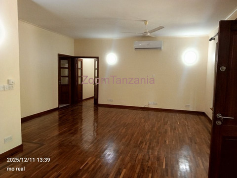 3-Bedroom Villa for Rent in Oyster Bay - 1/6