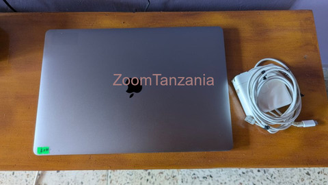 MacBook Pro 2019 Core i9, RAM 32GB, SSD 1TB, Radeon Pro Vega 20 - 2/6