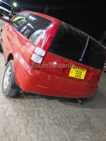 Honda HR-V 2002 Nyekundu Inauzwa - 1/4