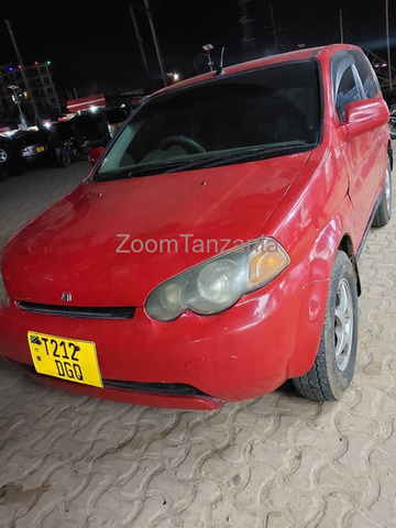 Honda HR-V 2002 Nyekundu Inauzwa - 3/4