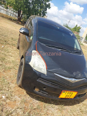 Toyota Ractis for Sale - 2/6