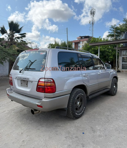 2003 Toyota Land Cruiser VX Amazon Beige for Sale - 2/6
