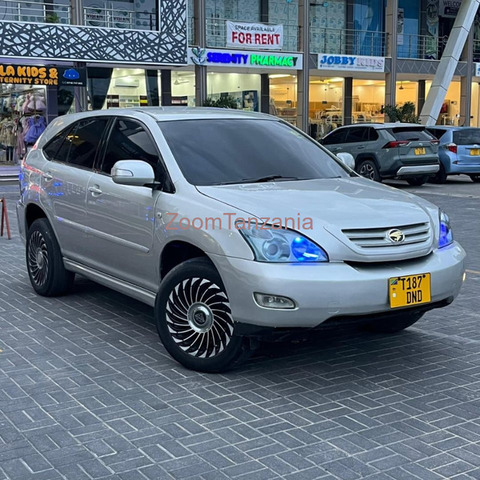 Toyota Harrier 2008 Silver Inauzwa - 2/6