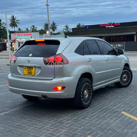 Toyota Harrier 2008 Silver Inauzwa - 6/6
