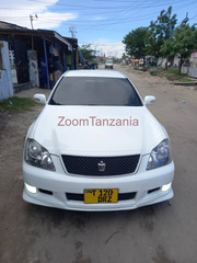 2005 Toyota Crown White for Sale