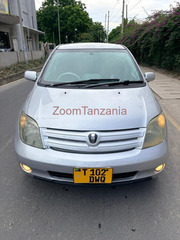 2002 Toyota Ist White for Sale