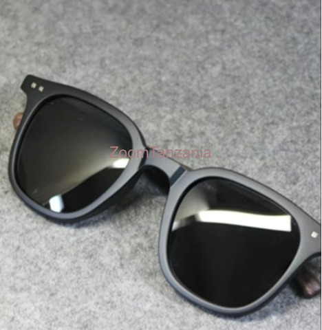 Vintage UV Protection Sunglasses - 2/2