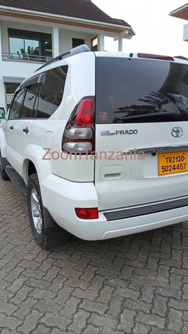 Toyota Landcruiser Prado 2005 Cream Inauzwa - 5/6
