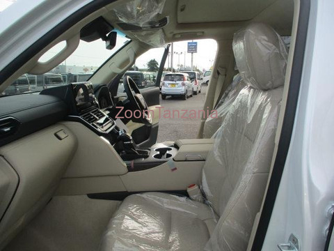 2025 Toyota Land Cruiser Pearl White for Sale - 4/6