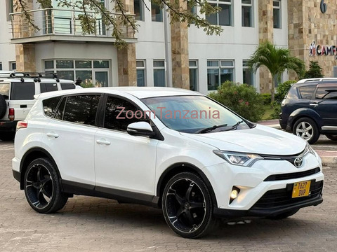 2016 Toyota RAV4 Pearl White for Sale - 2/6