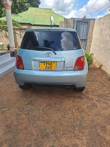 Toyota Ist 2004 Blue Inauzwa - 2/6