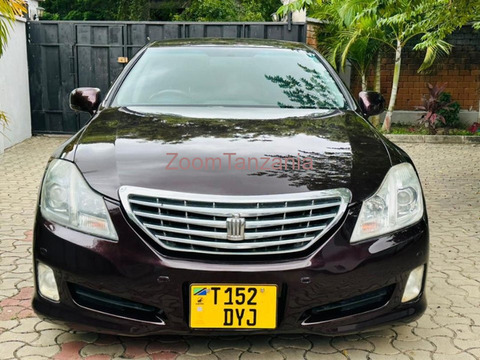 Crown Athlete 2010 Inauzwa - 1/6