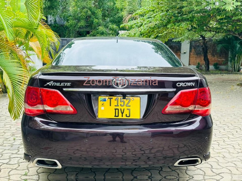 Crown Athlete 2010 Inauzwa - 3/6