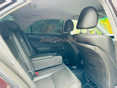 Crown Athlete 2010 Inauzwa - 4/6