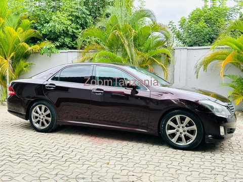 Crown Athlete 2010 Inauzwa - 5/6