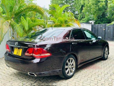 Crown Athlete 2010 Inauzwa - 6/6