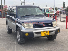 2004 Mitsubishi Pajero Blue for Sale