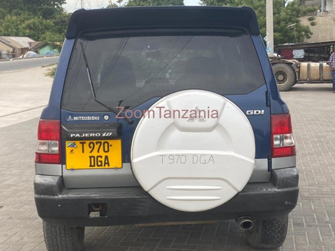 2004 Mitsubishi Pajero Blue for Sale - 4/6