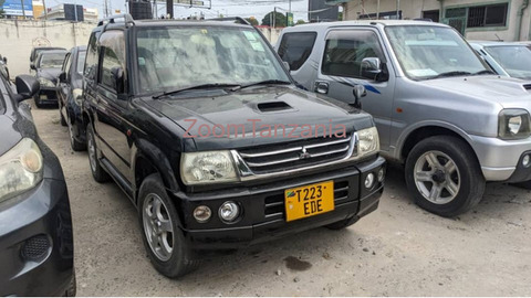 2010 Mitsubishi Pajero Black for Sale - 1/4
