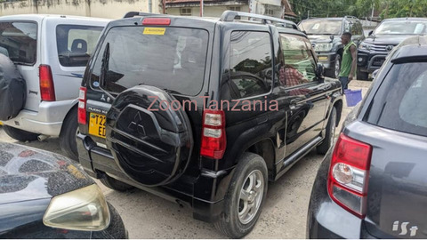2010 Mitsubishi Pajero Black for Sale - 2/4
