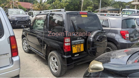 2010 Mitsubishi Pajero Black for Sale - 3/4
