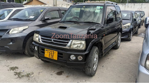 2010 Mitsubishi Pajero Black for Sale - 4/4
