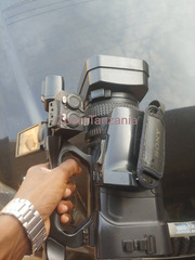 Sony HXR-NX100 Full HD NXCAM Camcorder Inauzwa