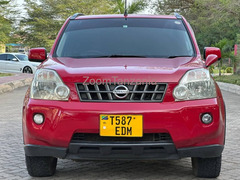 Nissan X-Trail 2009 Red Inauzwa