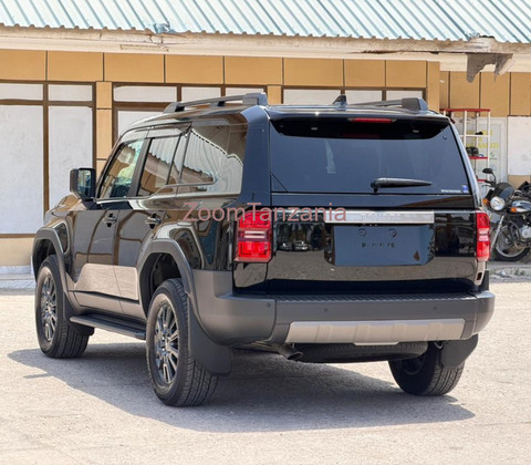 2024 Toyota Prado 250 Black for Sale - 3/5