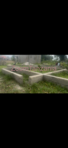 Kiwanja Inauzwa 400 Metres Kutoka Barabara Kuu - 1/6