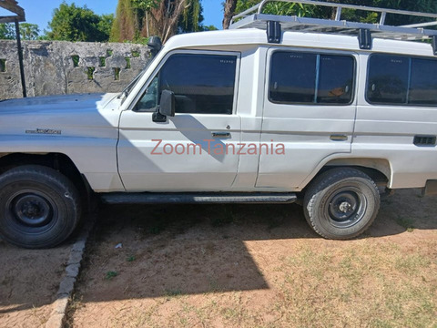 Toyota Landcruiser 2000 Inauzwa - 5/6