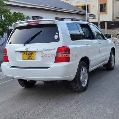 Toyota Kluger 2002 White Inauzwa - 6/6