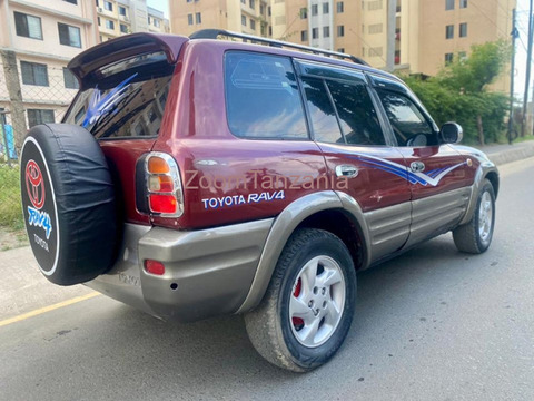 Toyota RAV4 1998 Nyekundu Inauzwa - 3/6