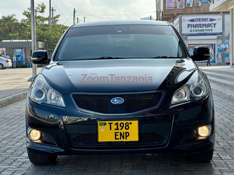 Subaru Legacy 2010 Black Inauzwa - 1/6