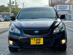 Subaru Legacy 2010 Black Inauzwa