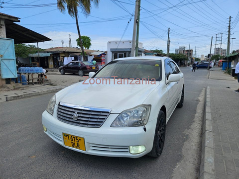 Crown Royal 2006 White Inauzwa - 1/6