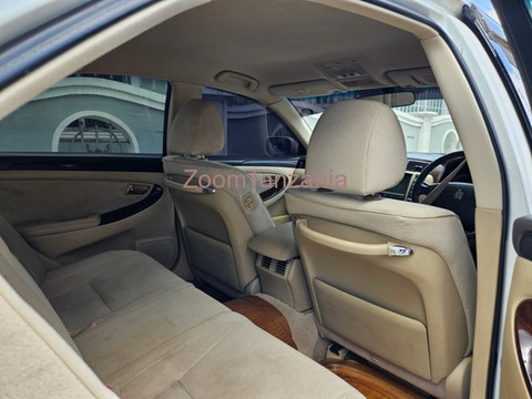 Crown Royal 2006 White Inauzwa - 2/6