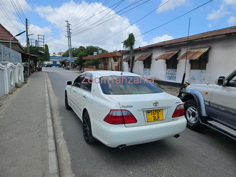 Crown Royal 2006 White Inauzwa - 3/6