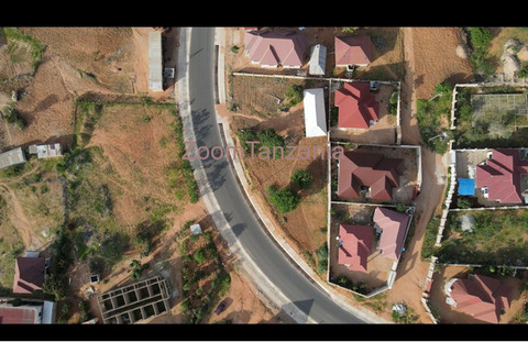 Corner Plot 1033 SQM For Sale Dodoma - 2/4