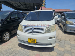 Toyota Alphard 2006 White Inauzwa