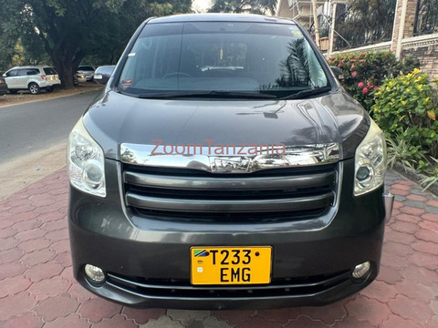 2008 Toyota Noah for Sale - 1/6