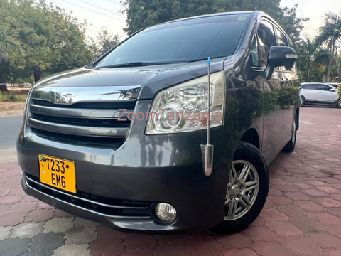 2008 Toyota Noah for Sale - 4/6