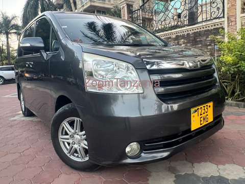2008 Toyota Noah for Sale - 6/6